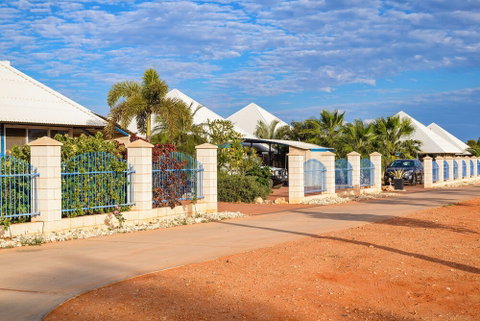 Osprey Holiday Village Unit 122 / 2 Bedroom - New South Wales Tourism  1