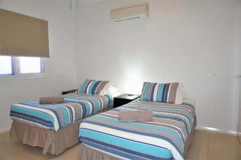 Osprey Holiday Village Unit 104 Luxurious 3 Bedroom Holiday Villa With A Pool In The Complex - New South Wales Tourism  2