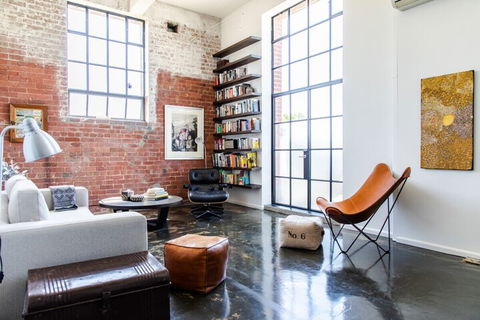Stylish Warehouse Conversion In Heart Of Fitzroy - New South Wales Tourism  3
