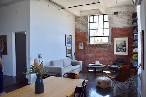 Stylish Warehouse Conversion In Heart Of Fitzroy - New South Wales Tourism  7
