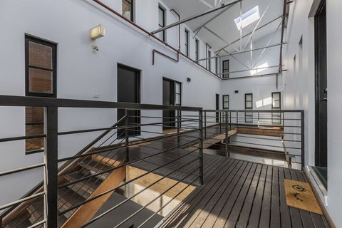 Fabulous Fitzroy Converted Warehouse - New South Wales Tourism  7