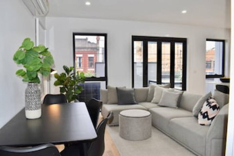 Brand New 2 Bed Apartment With Stunning City Views - New South Wales Tourism  0