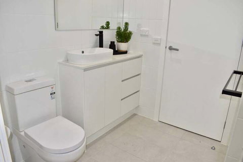 Brand New 2 Bed Apartment With Stunning City Views - New South Wales Tourism  2