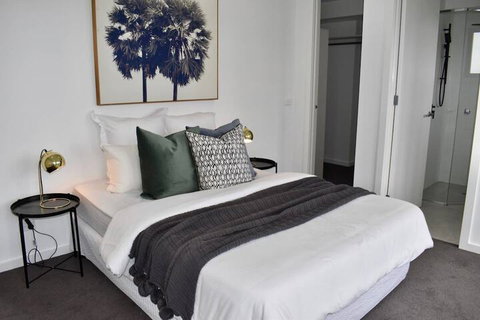 Brand New 2 Bed Apartment With Stunning City Views - New South Wales Tourism  3
