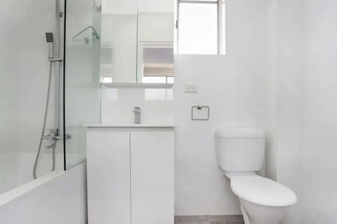 1 Bedroom Apartment By Bondi Beach - New South Wales Tourism  5
