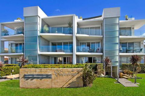 Catalina Luxury 9 - New South Wales Tourism  0