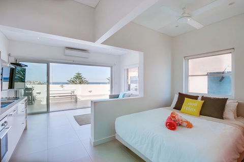 Beachfront Penthouse - New South Wales Tourism  5