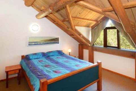 Bush N Waves - New South Wales Tourism  0