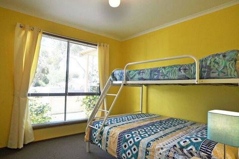 Alwyns By THE SEA PET Friendly - New South Wales Tourism  6