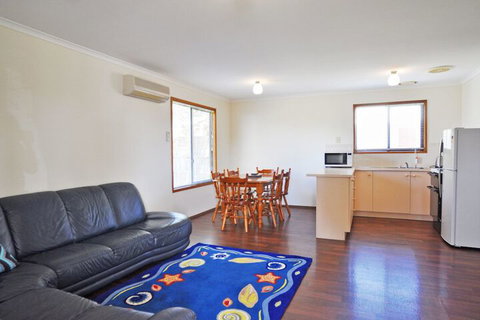 Alwyns By THE SEA PET Friendly - New South Wales Tourism  7