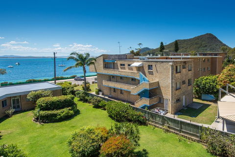 Bella Vista Unit 19 Shoal Bay - New South Wales Tourism  0