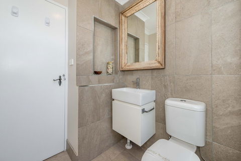 Bella Vista Unit 19 Shoal Bay - New South Wales Tourism  5