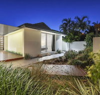 Just in Paradise Waterfront 5 Bedroom Deluxe House Central Broadbeach Location - New South Wales Tourism 