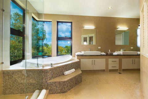 Retreat Hamilton Island - New South Wales Tourism  4