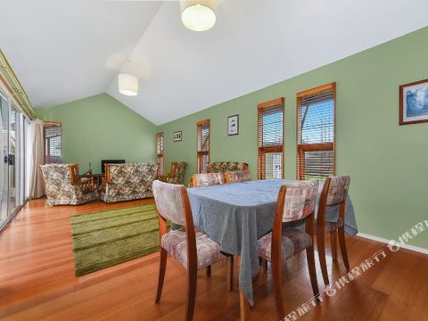 Family Friendly Weatherboard Cottage - New South Wales Tourism  3