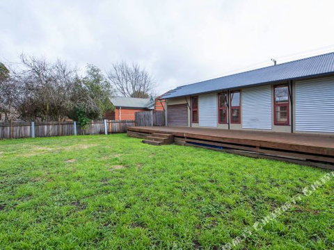 Family Friendly Weatherboard Cottage - New South Wales Tourism  1
