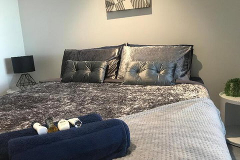 Upper House Suites - New South Wales Tourism  2