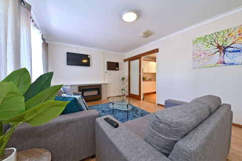 Comfy Home Near Airport & City 2280 - New South Wales Tourism  5