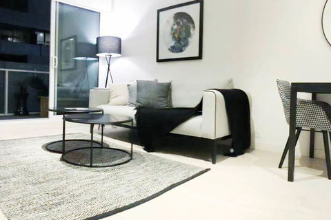 South Yarra Claremont Apartment - New South Wales Tourism  2