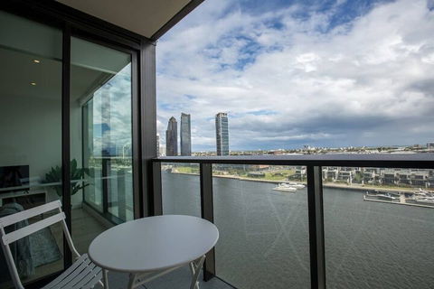 Delightful 2BR Riverview@docklands - New South Wales Tourism  3
