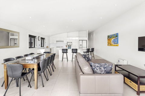 Fingal Breeze At Fingal Bay - New South Wales Tourism  3