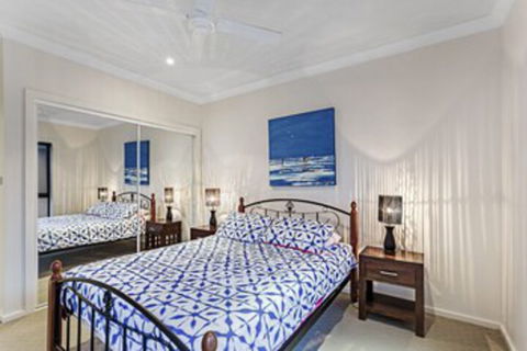 Fingal Breeze At Fingal Bay - New South Wales Tourism  0