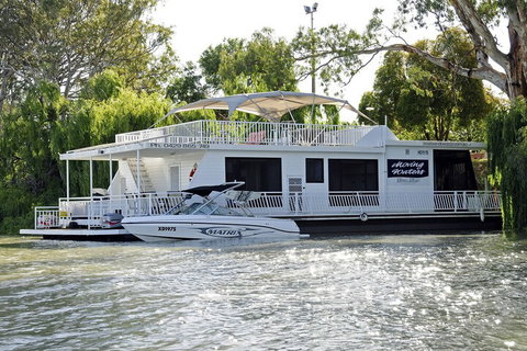 Boats And Bedzzz Houseboat Stays & Renmark River Villas - New South Wales Tourism  1