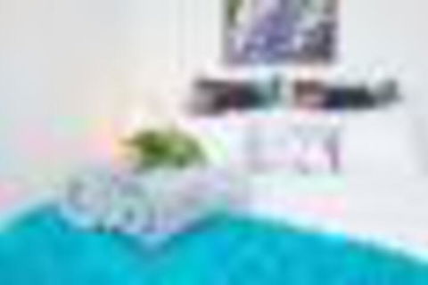GUSTAVs THE KISS 2Bed Brisbane CBD Netflix - New South Wales Tourism  4