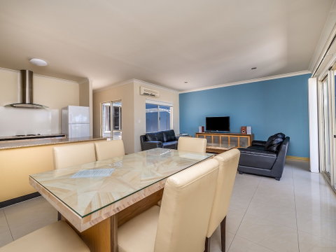 Seafront Unit 60 - New South Wales Tourism  5