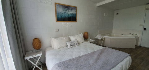 Beach Holiday Apartments Motel - New South Wales Tourism  6