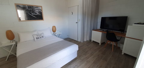 Beach Holiday Apartments Motel - New South Wales Tourism  3