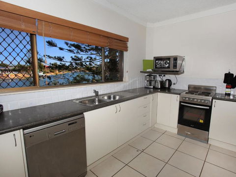 Anjuna 2 2 BDRM Budget Stay On Canal - New South Wales Tourism  2