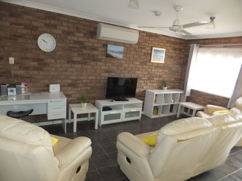 Ocean Beach Chalet 18 - New South Wales Tourism  3