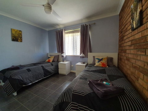 Ocean Beach Chalet 18 - New South Wales Tourism  4