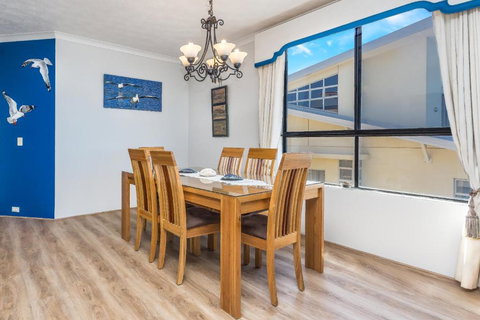 Sunset Sails Redcliffe - New South Wales Tourism  5