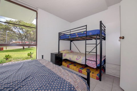 Villa Ellisa Unit 1 / 10 Columbia Close - New South Wales Tourism  1