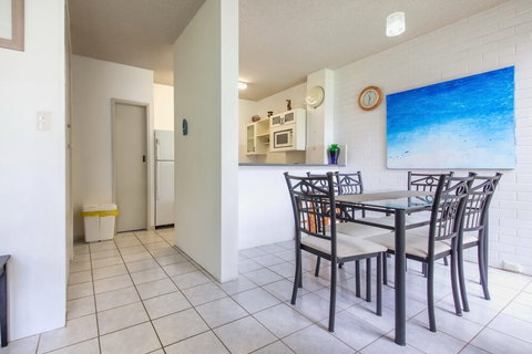 Villa Ellisa Unit 1 / 10 Columbia Close - New South Wales Tourism  2