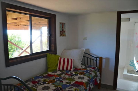 Barrels Beach House 28 Dulconghi Street - New South Wales Tourism  2