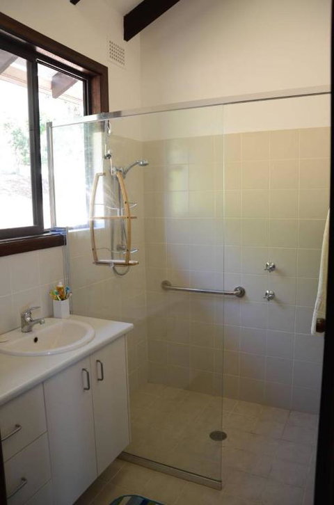 Barrels Beach House 28 Dulconghi Street - New South Wales Tourism  1