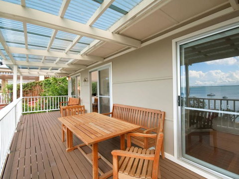 Gloucester Street 04 Frangipani - New South Wales Tourism  5