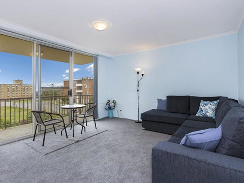Fairleigh Unit 1 - New South Wales Tourism  4