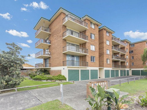 Fairleigh Unit 1 - New South Wales Tourism  2