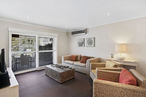 Pacific Blue Pool Spa & More Available In Complex! - New South Wales Tourism  2