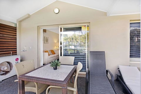 Pacific Blue Pool Spa & More Available In Complex! - New South Wales Tourism  6