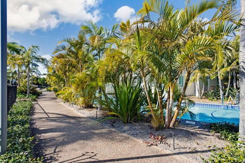 Pacific Blue Pool Spa & More Available In Complex! - New South Wales Tourism  3