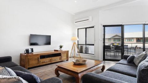 Aqua On Fletcher Street - New South Wales Tourism  4
