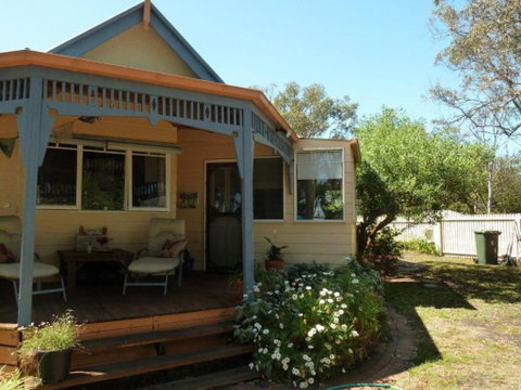 Lilys By The Lake Raymond Island Accommodation - New South Wales Tourism  1