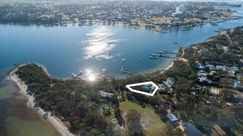 Lilys By The Lake Raymond Island Accommodation - New South Wales Tourism  5