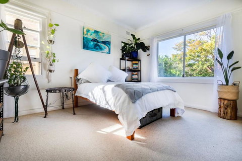 Beautiful Beach Home In Superb Location - New South Wales Tourism  2