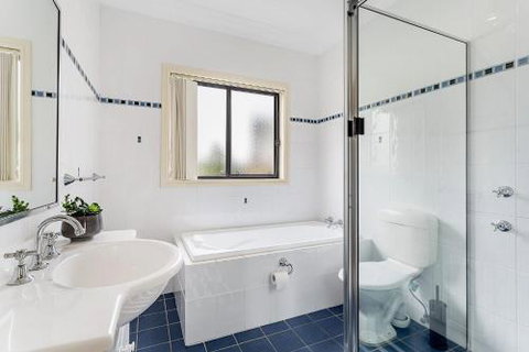 Resthaven In The Heart Of Shoal Bay - New South Wales Tourism  1